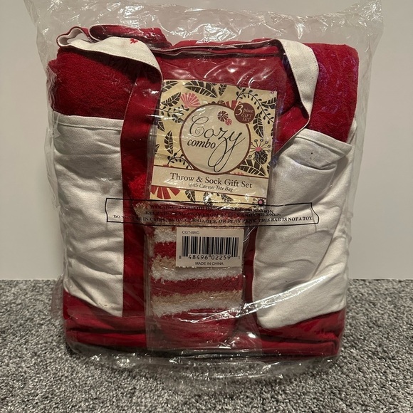Red and White Throw & Sock Gift Set with Tote - Picture 6 of 8